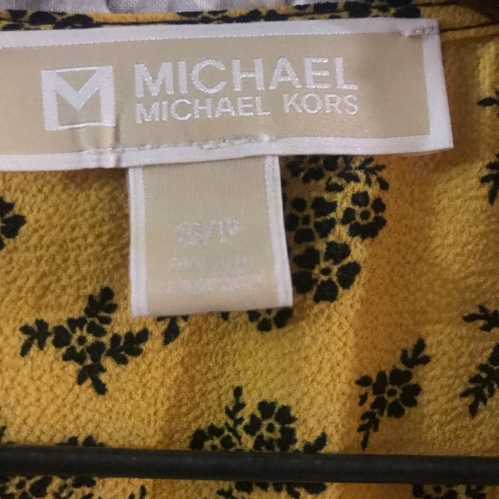 Beautiful MK blouse - Picture 3 of 12